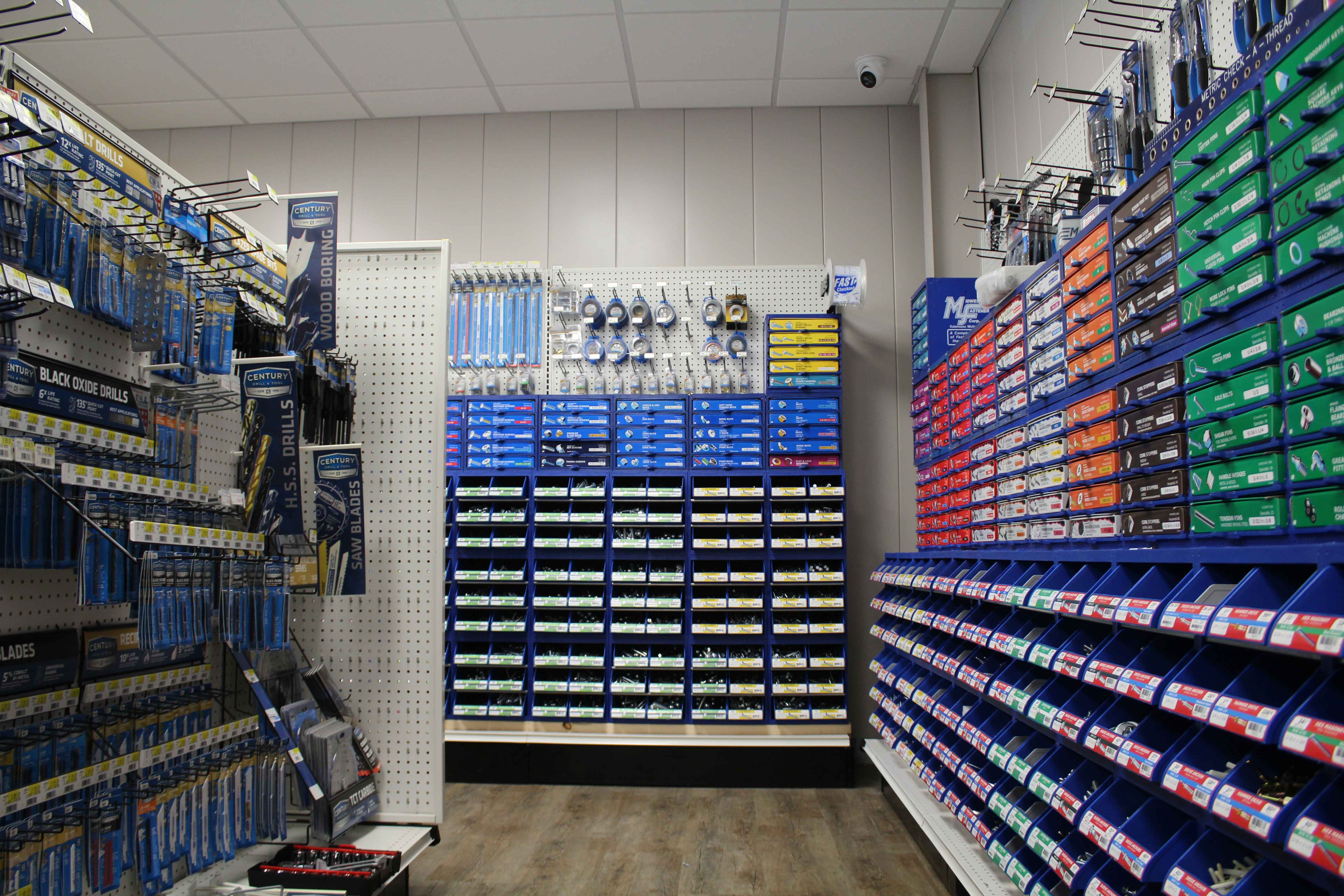 Country Visions Sheboygan Falls Interior Shelves