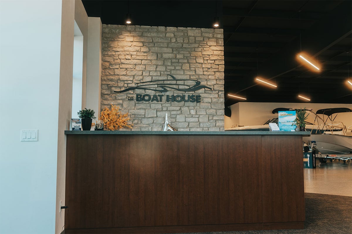 the-boat-house-front-desk